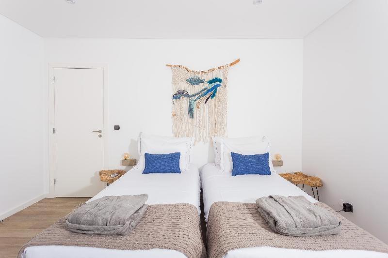 White Exclusive Suites & Villas Lagoa  Room photo